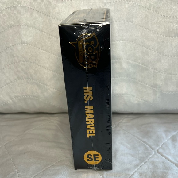 Ms Marvel POP Enamel Pin NWT - Picture 3 of 11